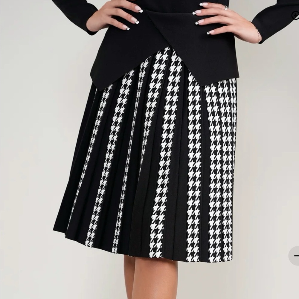 Aleeza Paris Houndstooth knit pleated skirt NWT